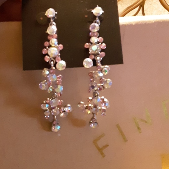 Earrings - Picture 1 of 2